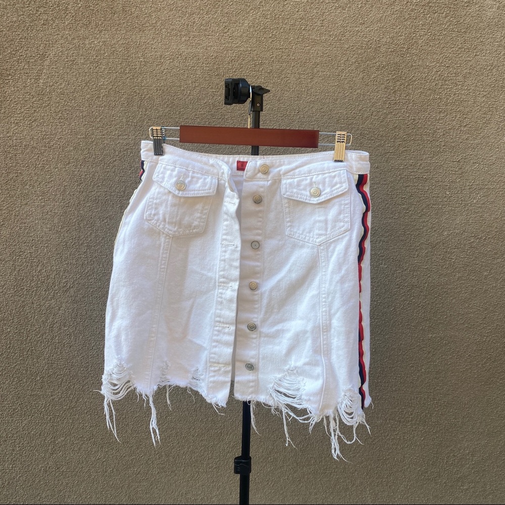 White denim skirt